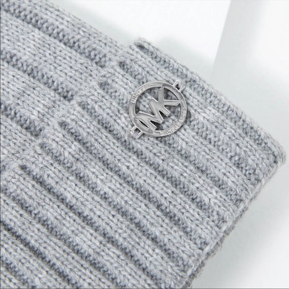 NWT Michael Kors Gray Fold Over Pom Beanie - Picture 6 of 6